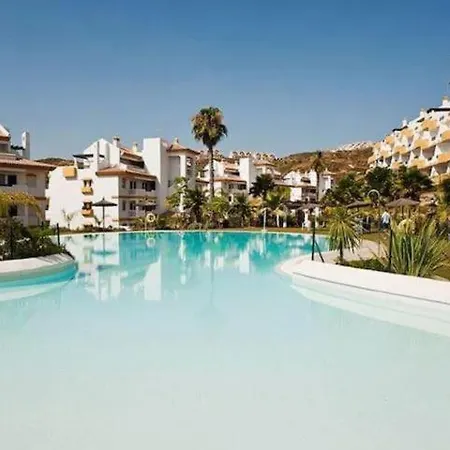 Kirsi Calanova Grand Golf Apartamento Mijas